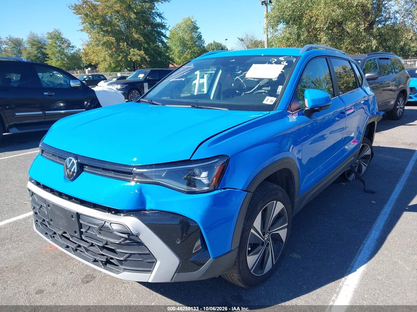 2025 Volkswagen Taos 1.5T Se, Оба бока, IAAI, VIN 3VVUC7B27SM090099 — фото 2