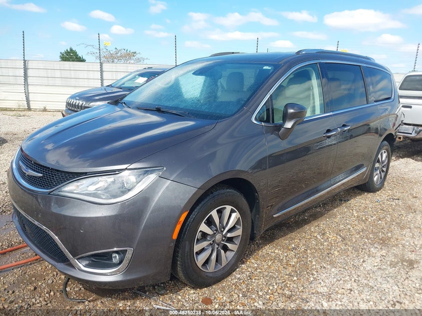 Vin: 2c4rc1eg5lr245929, lot: 46750264, chrysler pacifica touring l plus 20202