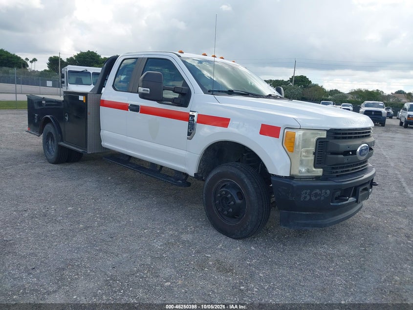 2017 FORD F-350 CHASSIS XL