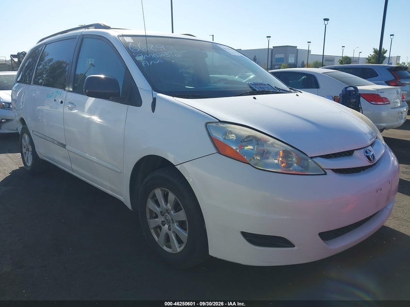 2010 TOYOTA SIENNA LE