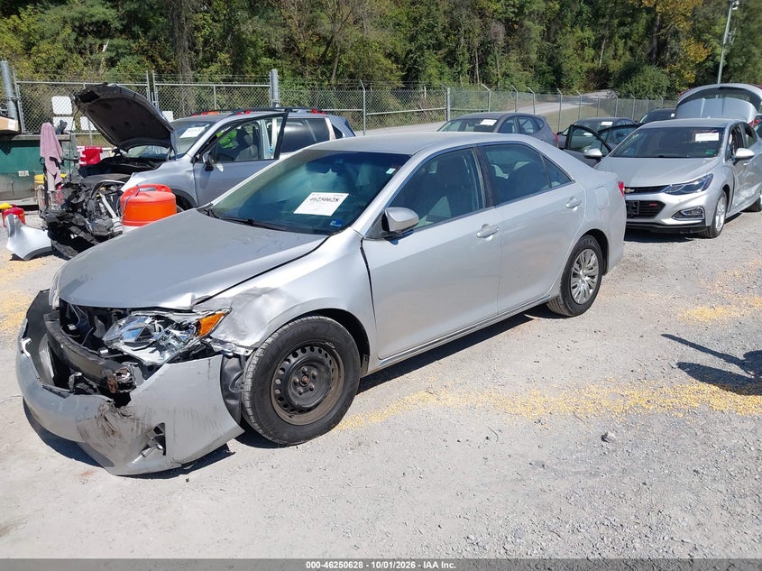 Vin: 4t1bf1fk4eu341886, lot: 46750654, toyota camry le 20142