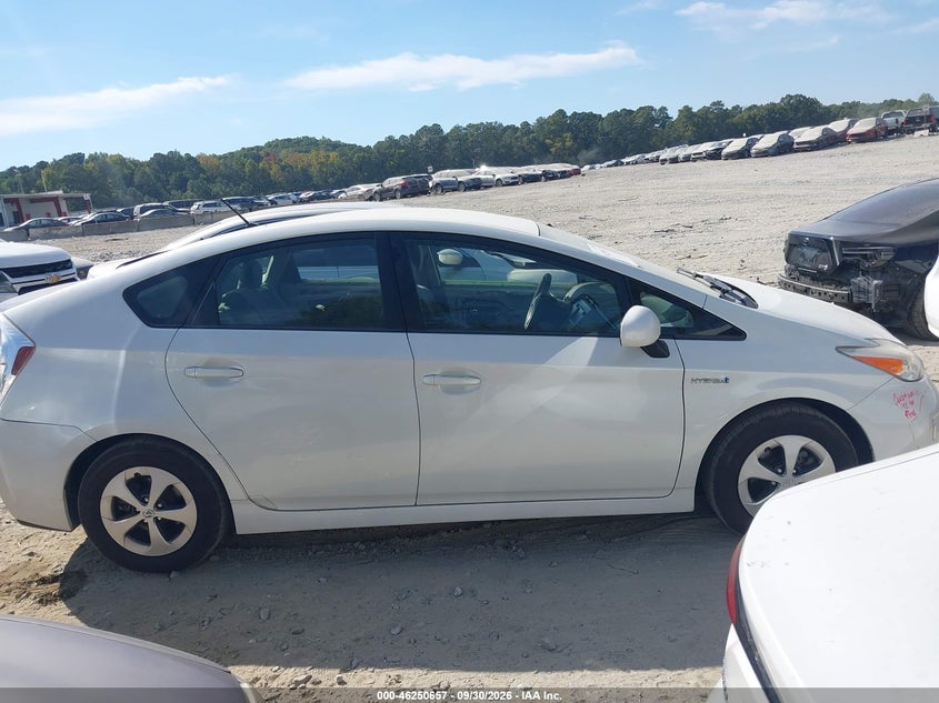 TOYOTA PRIUS - zdjęcie 13