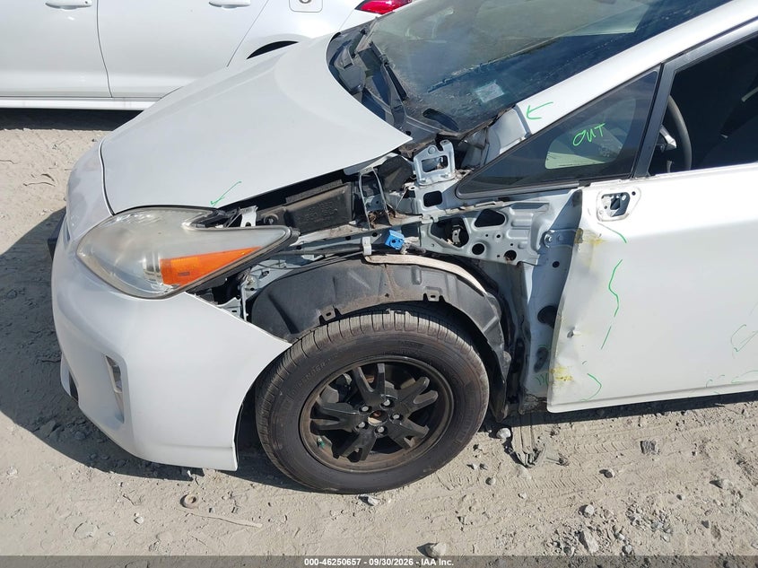 TOYOTA PRIUS - zdjęcie 6