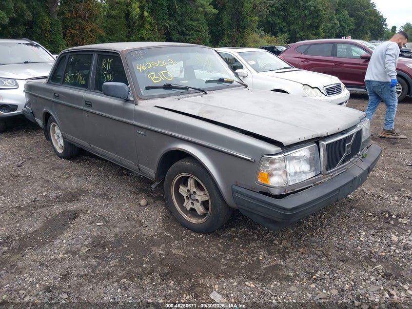 1990 VOLVO 240 DL