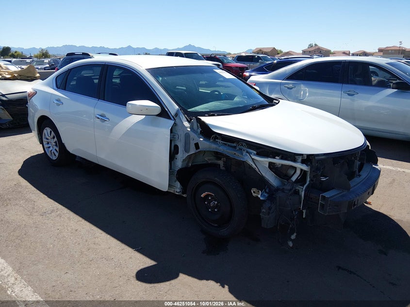 2015 Nissan Altima 2.5 S, Front, IAAI, VIN 1N4AL3APXFN364873