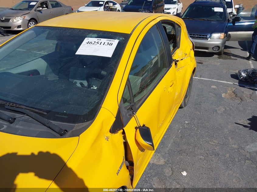 TOYOTA PRIUS C 2014 VIN JTDKDTB31E1068671