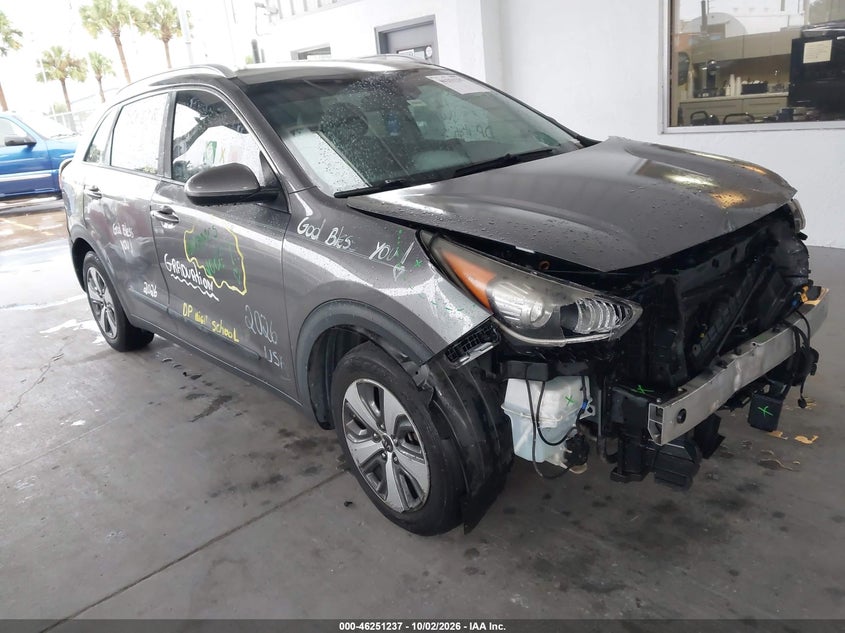 Vin: kndcb3lc2h5069902, lot: 46751263, kia niro lx 2017 img_1
