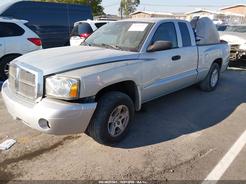 2006 DODGE DAKOTA auction photo 2