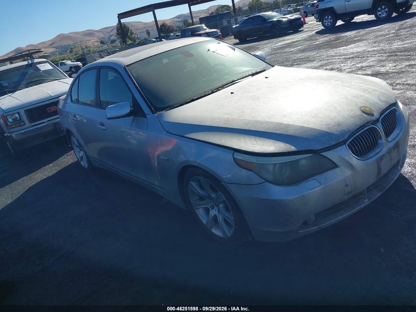 2005 BMW 545I