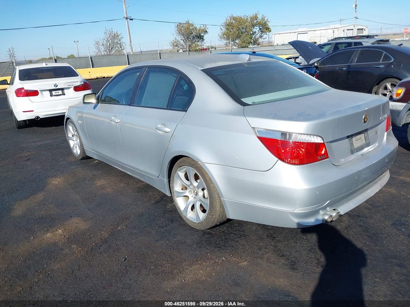 2005 BMW 545I · Фото 3
