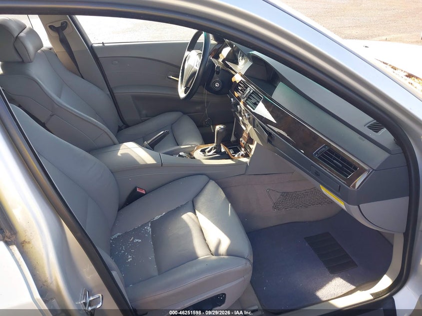 2005 BMW 545I · Фото 5
