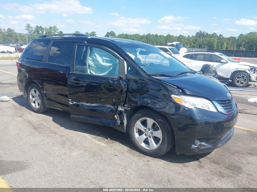 2017 TOYOTA SIENNA LE 8 PASSENGER