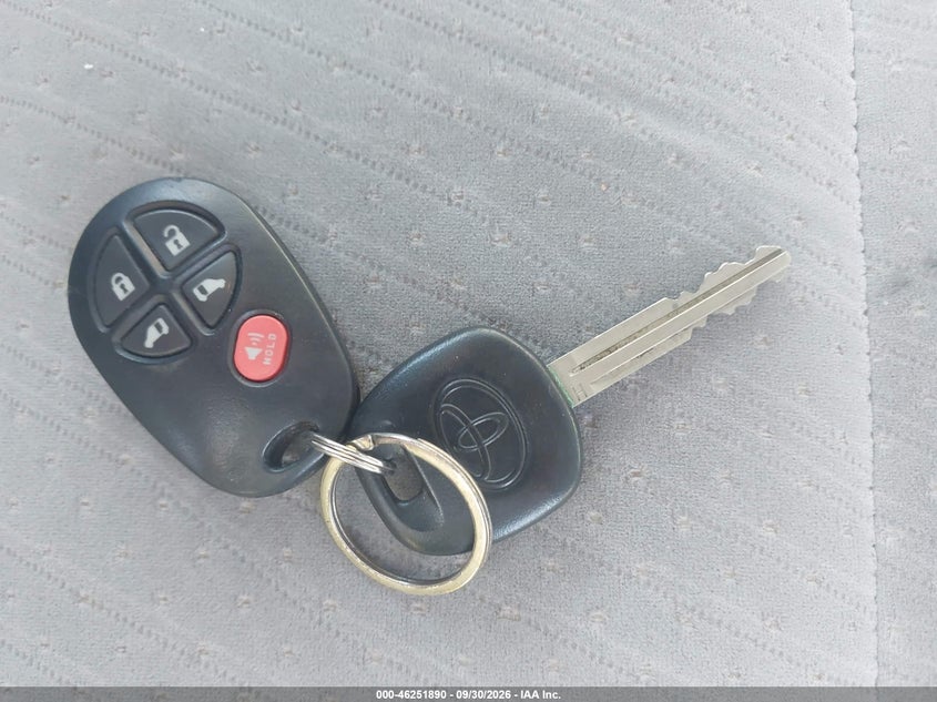 TOYOTA SIENNA - zdjęcie 11
