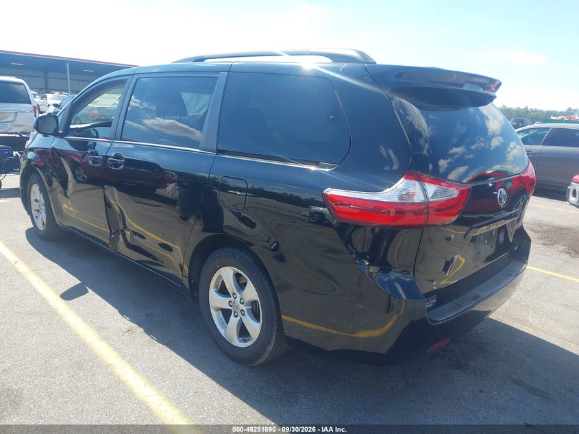 TOYOTA SIENNA - zdjęcie 3