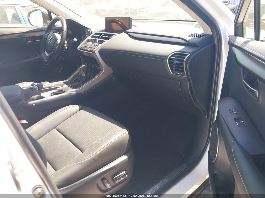 LEXUS NX 300H - zdjęcie 5