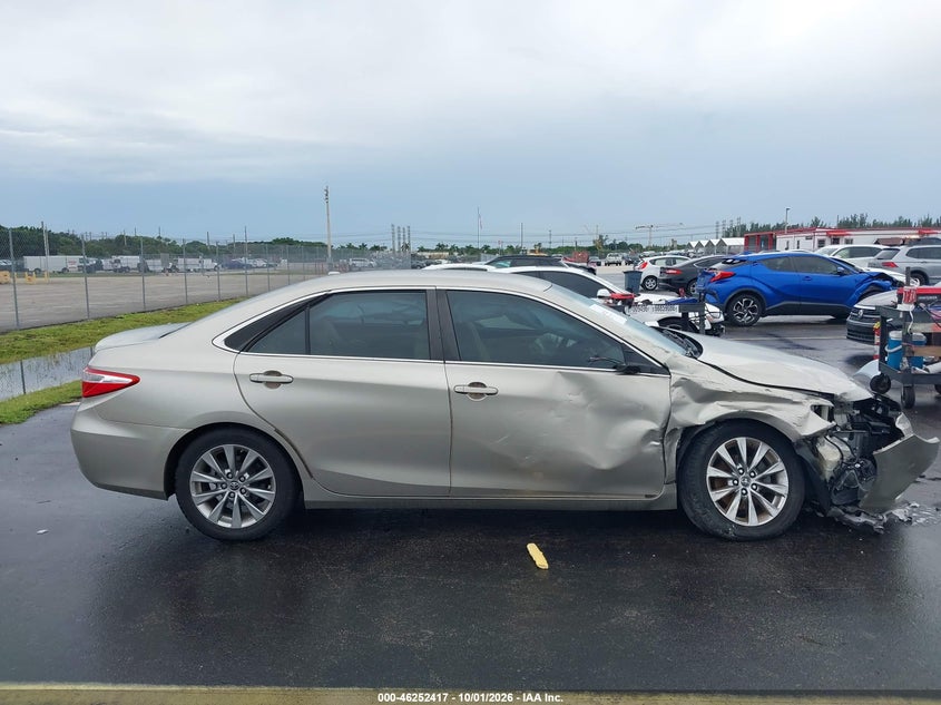 TOYOTA CAMRY - zdjęcie 13