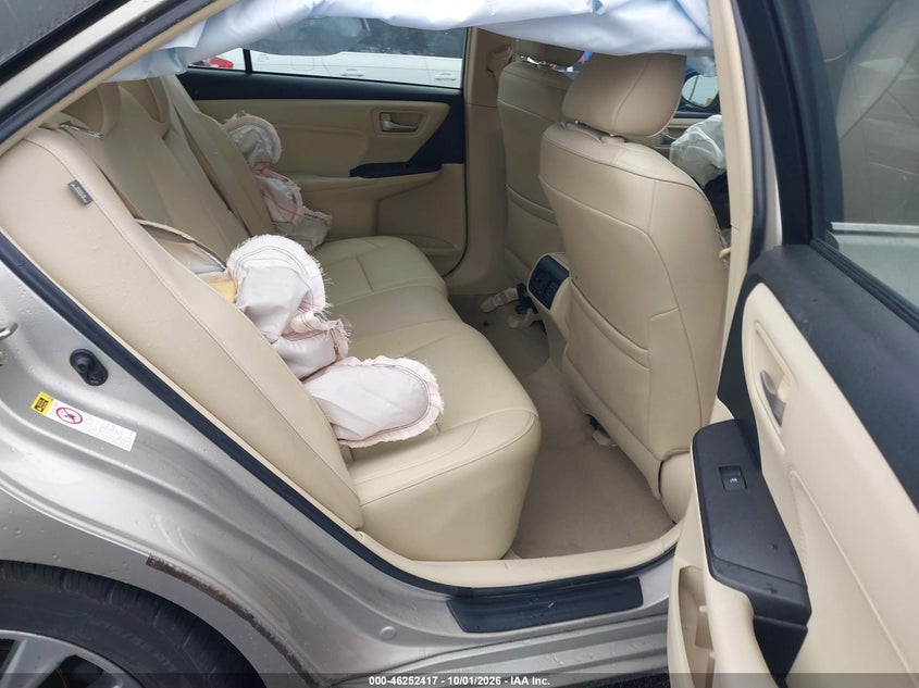 TOYOTA CAMRY - zdjęcie 8