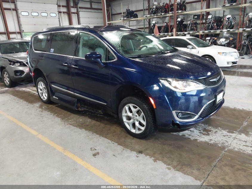 Vin: 2c4rc1egxhr803460, lot: 46753231, chrysler pacifica touring-l plus 2017 img_1
