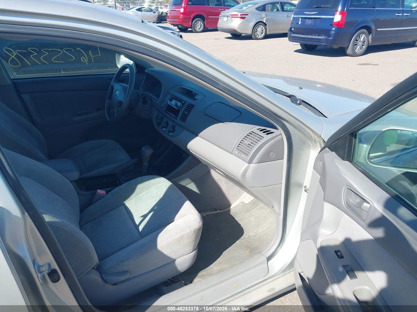 Фото 5 - TOYOTA CAMRY