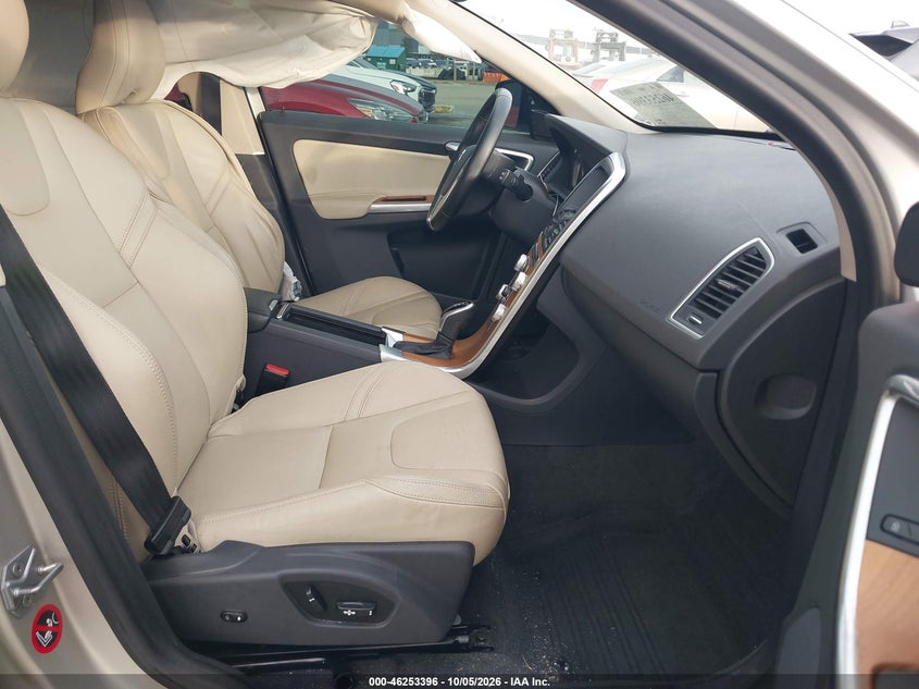 VOLVO XC60 - zdjęcie 5