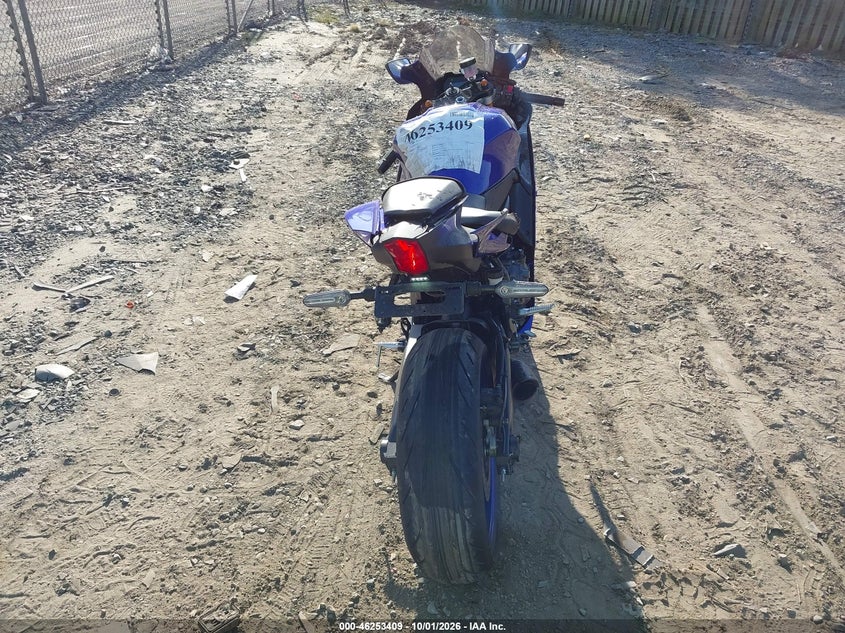 YAMAHA YZFR7 2025