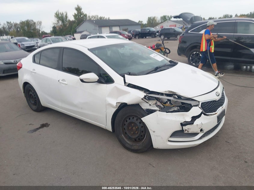 Vin: knafx4a6xf5393904, lot: 46753572, kia forte lx 2015 img_1