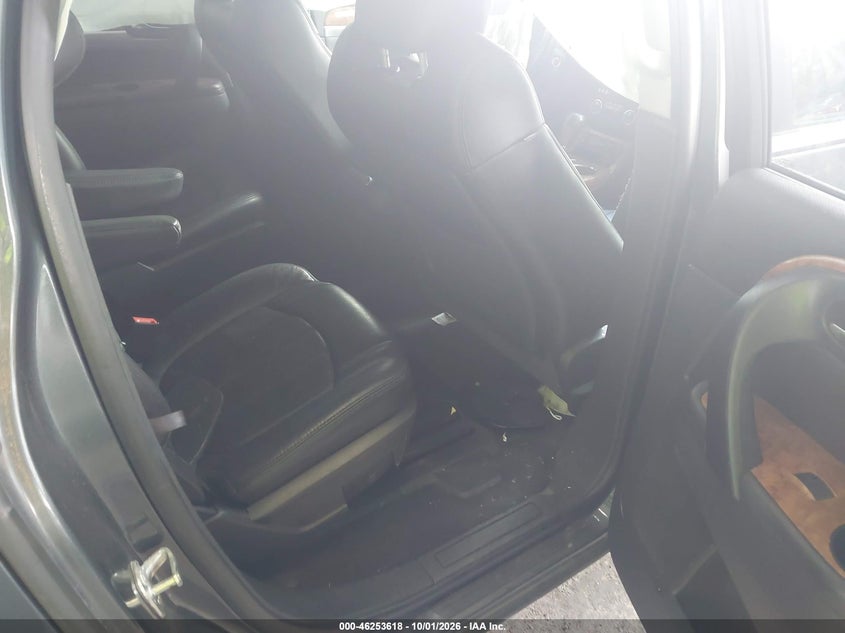 2011 BUICK ENCLAVE 1XL · Photo 8