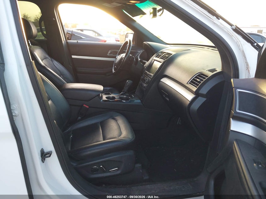 2016 FORD EXPLORER XLT · Фото 5