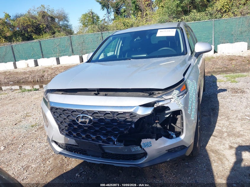2019 HYUNDAI SANTA FE SE · Photo 13