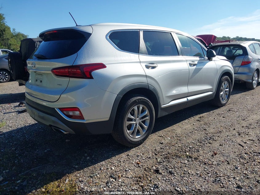 2019 HYUNDAI SANTA FE SE · Photo 4
