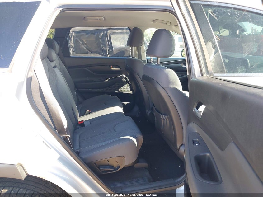 2019 HYUNDAI SANTA FE SE · Photo 8