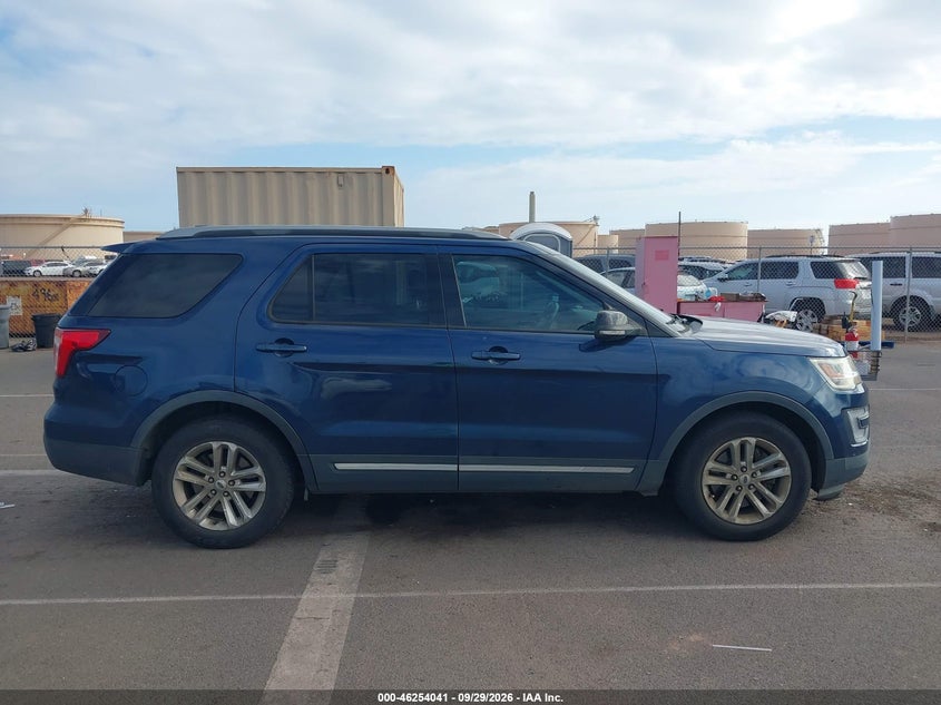 2017 FORD EXPLORER XLT · Photo 13