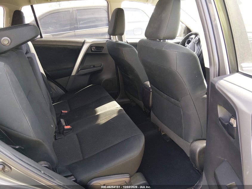 TOYOTA RAV4 - zdjęcie 8