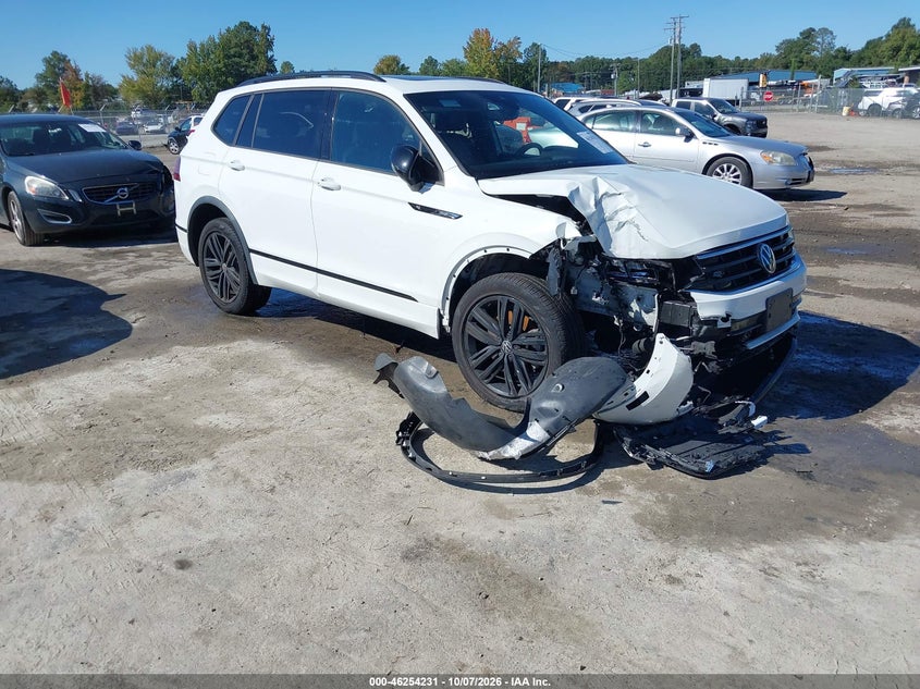 Vin: 3vv8b7ax8nm042696, lot: 46754257, volkswagen tiguan 2.0t se r-line black 20221