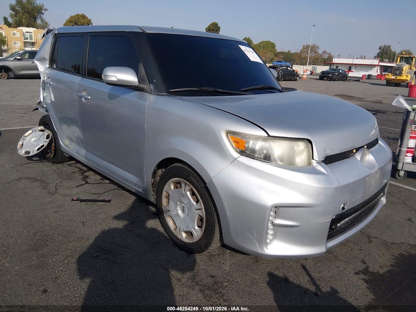 Vin: jtlze4fe6dj037948, lot: 46754275, scion xb 20131