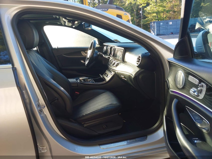 2019 MERCEDES-BENZ E 300 4MATIC · Фото 5