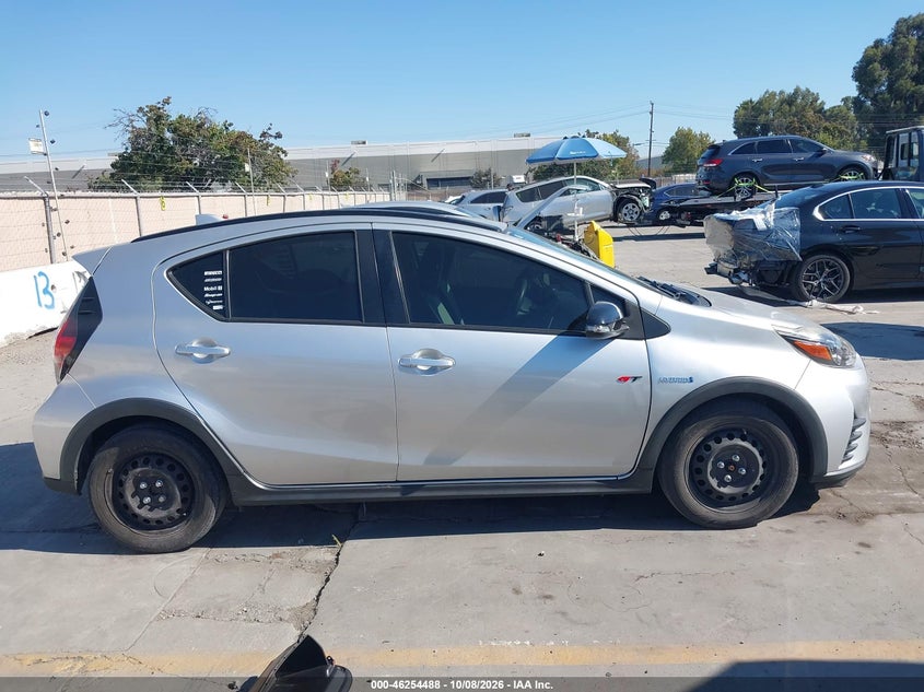TOYOTA PRIUS C - zdjęcie 14