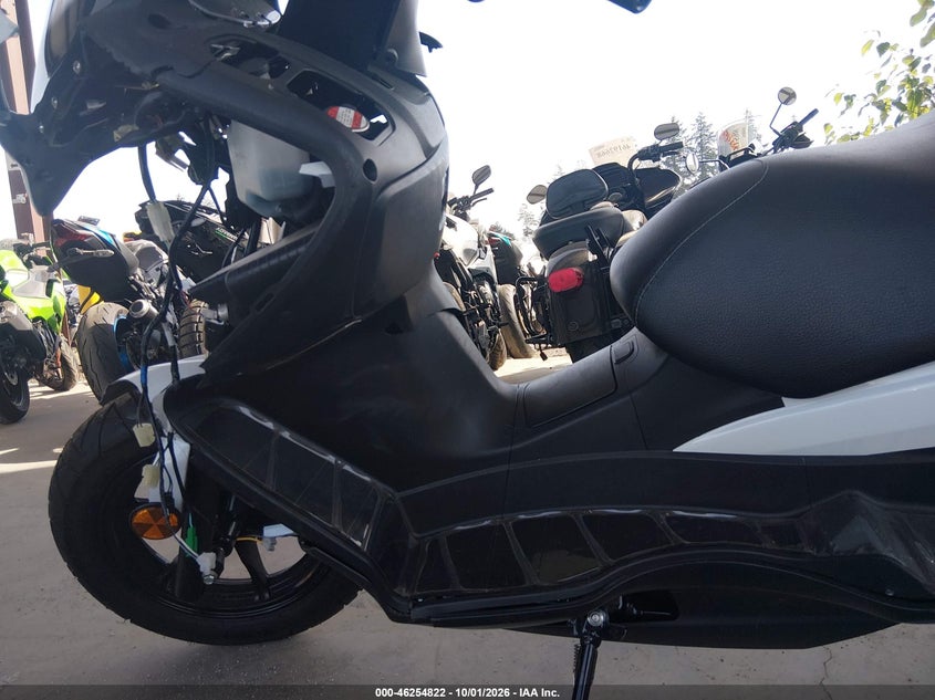 SUZUKI UH200 2020