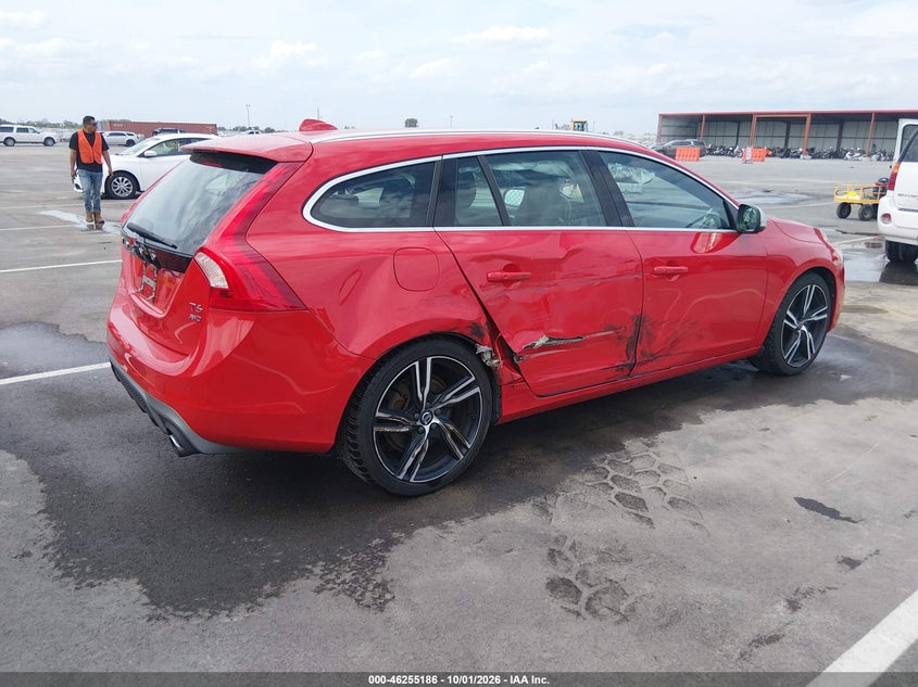 Vin: yv149mss8h1338694, lot: 46755212, volvo v60 t6 r-design platinum 20174