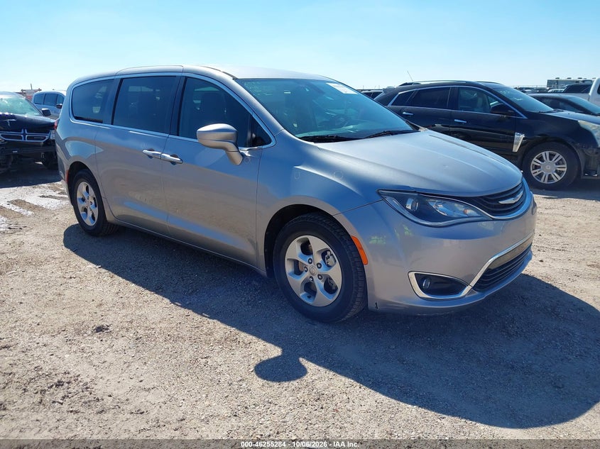 Vin: 2c4rc1h74jr187644, lot: 46755310, chrysler pacifica hybrid touring plus 2018 img_1