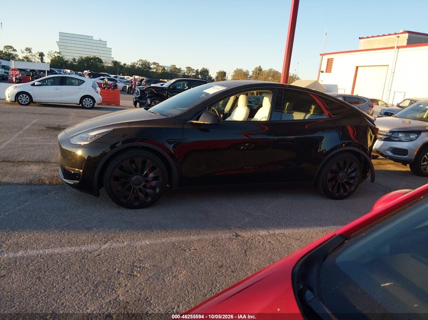 TESLA MODEL Y - zdjęcie 14