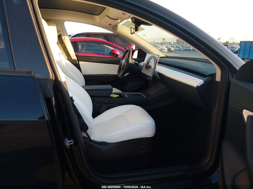 TESLA MODEL Y - zdjęcie 5