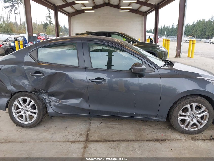 2016 SCION IA · Фото 13
