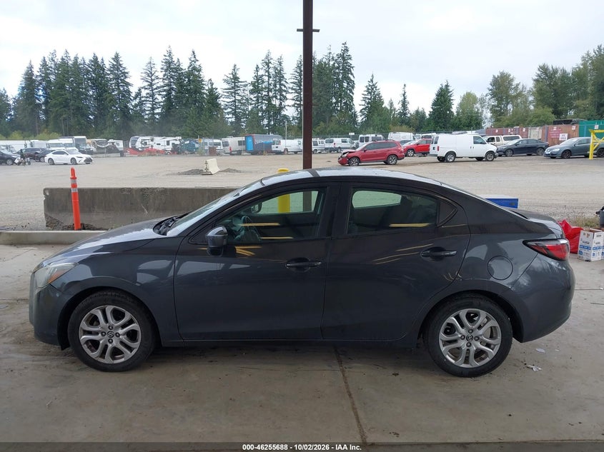 2016 SCION IA · Фото 14