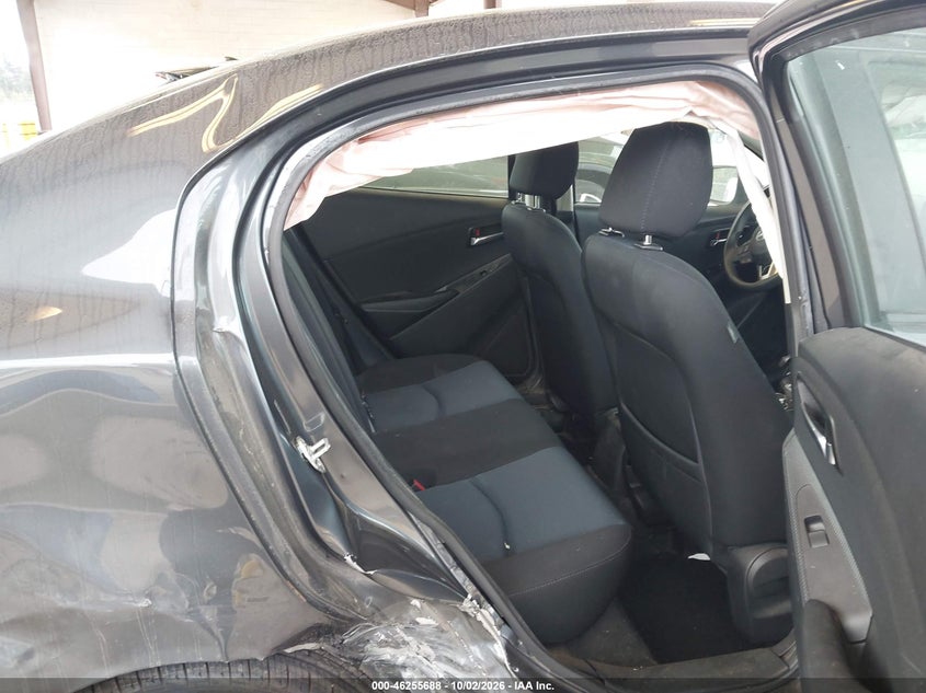 2016 SCION IA · Фото 8