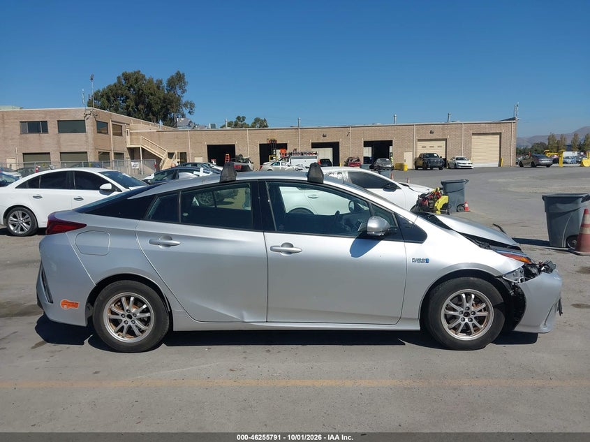 TOYOTA PRIUS PRIME - zdjęcie 13