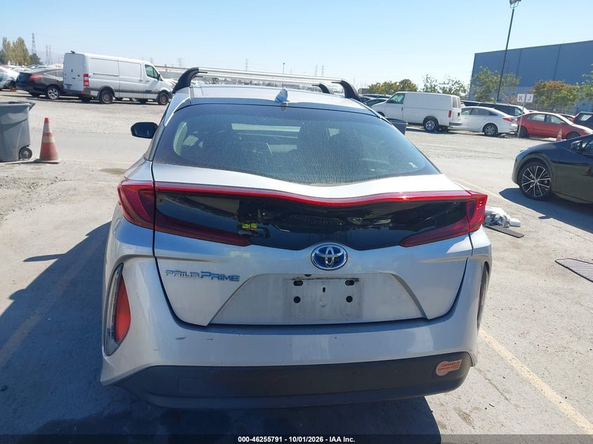 TOYOTA PRIUS PRIME - zdjęcie 16
