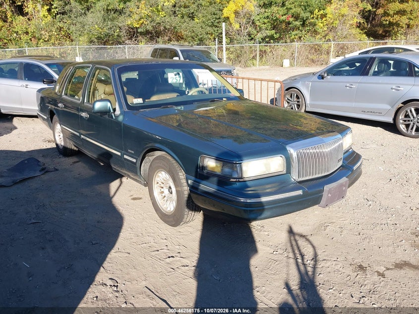 LINCOLN TOWN CAR 1996 VIN 1LNLM81W5TY709298
