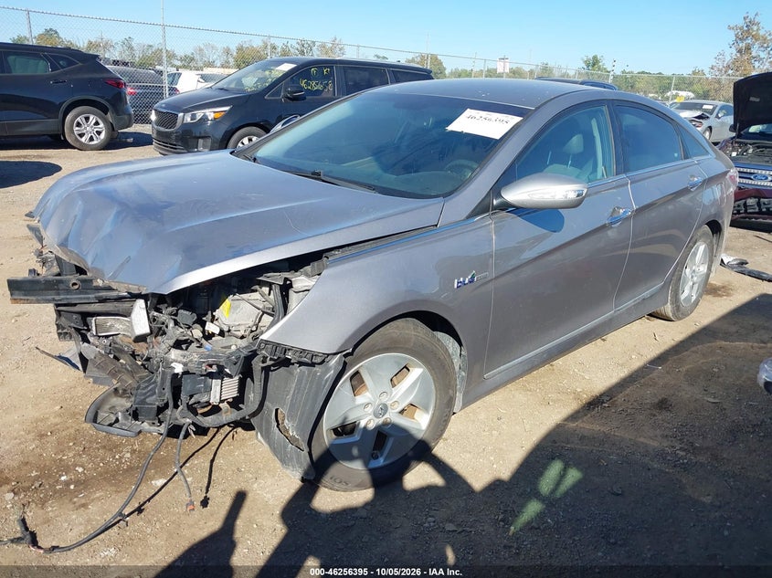 2012 HYUNDAI SONATA HYBRID · Photo 2