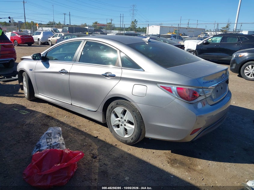 2012 HYUNDAI SONATA HYBRID · Photo 3